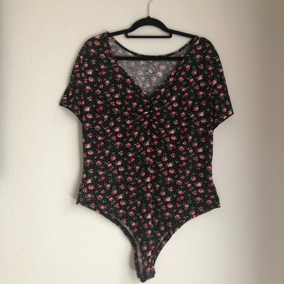 Plus Size Floral Ruched Front Bodysuit Size 2XL - Picture 4 of 9